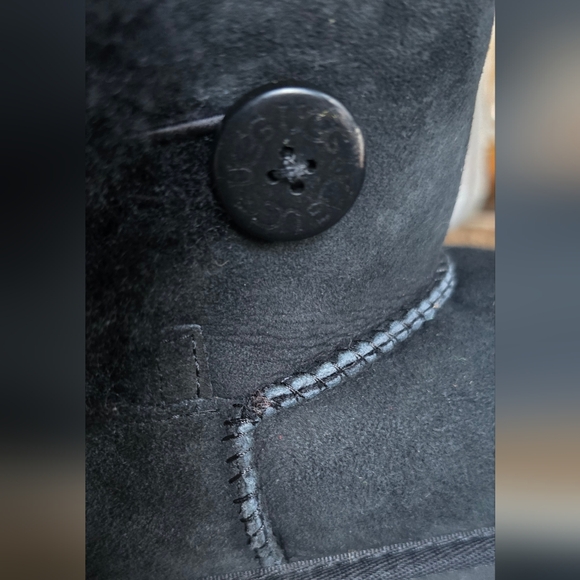 UGG - Picture 17 of 17